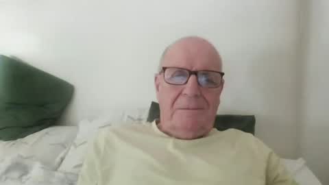 Snapshot of oggi95 chatting on June 15, 12:51 pm oggi95 online show from June 15, 12:51 pm