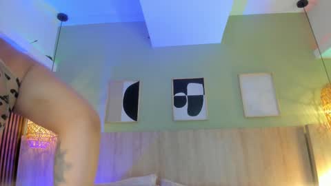 Holly online show from October 6, 11:51 am