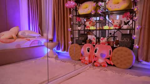 Snapshot of oh_m_god chatting on November 24, 9:03 pm oh_m_god online show from November 24, 9:03 pm