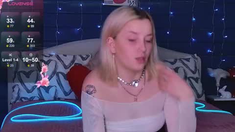 Snapshot of oh_my_julia chatting on May 14, 10:38 pm oh_my_julia online show from May 14, 10:38 pm