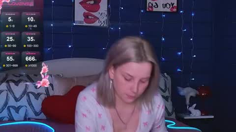 Snapshot of oh_my_julia chatting on May 19, 2:18 am oh_my_julia online show from May 19, 2:18 am