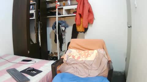 Snapshot of oh_tique chatting on September 27, 6:46 pm LU online show from September 27, 6:46 pm