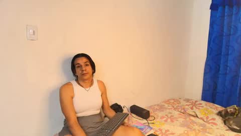 Snapshot of oh_tique chatting on October 19, 6:25 am LU online show from October 19, 6:25 am