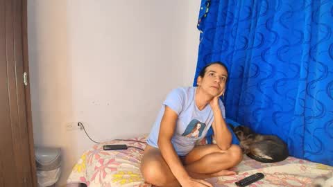 Snapshot of oh_tique chatting on November 15, 4:32 am LU online show from November 15, 4:32 am