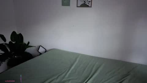 ohanna_ online show from May 20, 10:38 pm