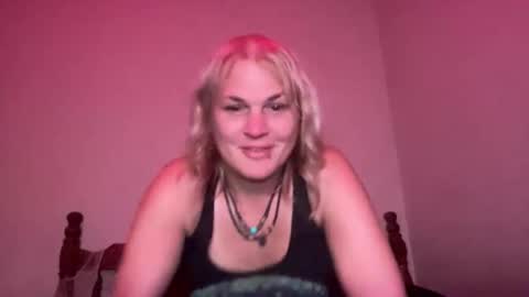 Snapshot of ohellesbells chatting on May 28, 6:32 am ohellesbells online show from May 28, 6:32 am