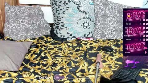 Snapshot of ohevelynlike chatting on February 2, 12:02 pm Merida online show from February 2, 12:02 pm