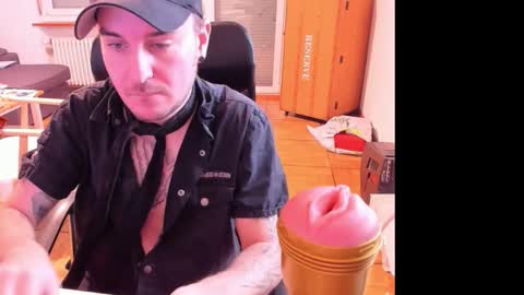 Chris online show from January 8, 9:22 am