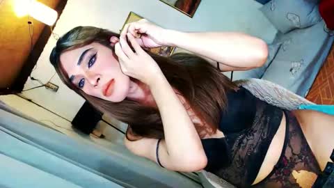 IM CHIE  DONT FORGET TO FOLLOW ME  MAKE ME SMILE HERE  THUMB UP FOR 25TOK  online show from February 25, 5:22 pm