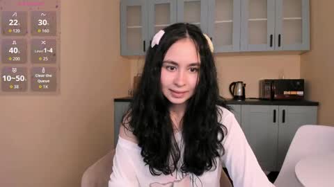 Snapshot of ohminnie chatting on May 24, 5:23 am Maria online show from May 24, 5:23 am