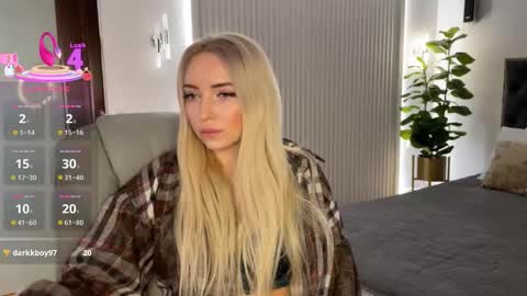 Snapshot of ohmyemma chatting on November 27, 1:29 am Emma online show from November 27, 1:29 am