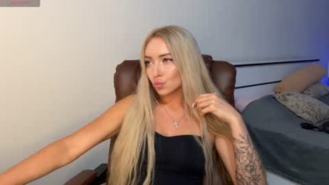 Emma online show from June 17, 7:15 pm