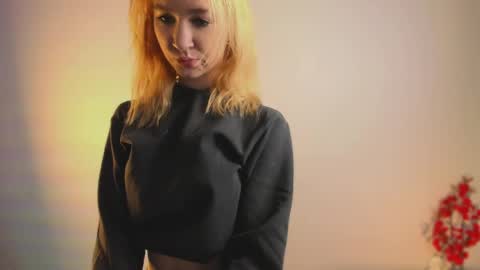 Snapshot of ohpeliadark chatting on March 30, 2:18 pm Emi and Ohpi online show from March 30, 2:18 pm