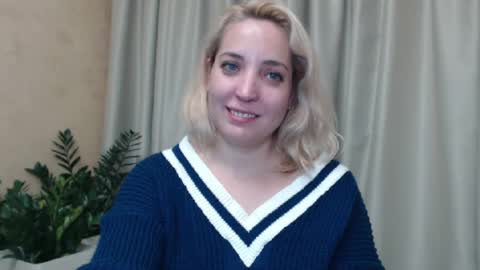 Mari online show from December 11, 5:15 pm