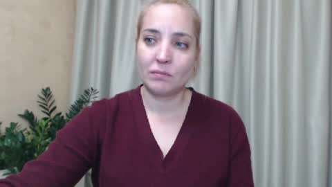 Mari online show from December 15, 8:25 pm