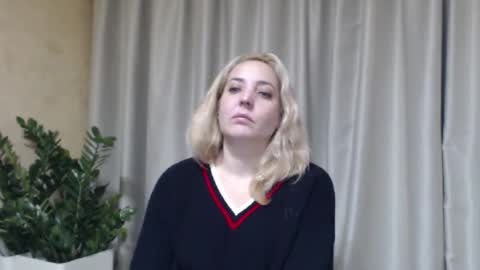 Mari online show from December 14, 1:49 pm