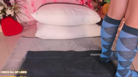 ohyesly_ online show from February 25, 10:14 am