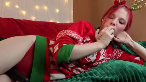 Yumi online show from December 22, 9:01 pm