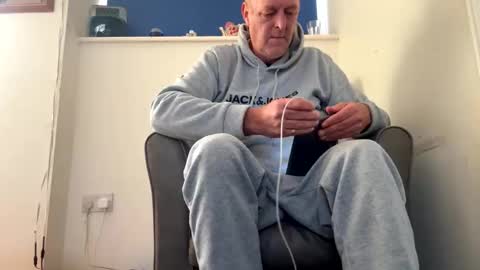 Snapshot of oiljames167 chatting on September 12, 8:36 am oiljames167 online show from September 12, 8:36 am