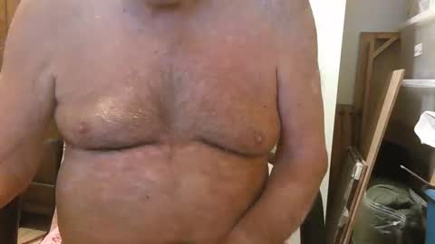 Snapshot of oily27 chatting on March 5, 12:06 am William online show from March 5, 12:06 am