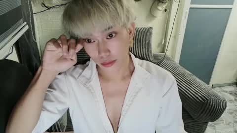 Snapshot of oishii_ii chatting on May 9, 6:57 pm oishii online show from May 9, 6:57 pm
