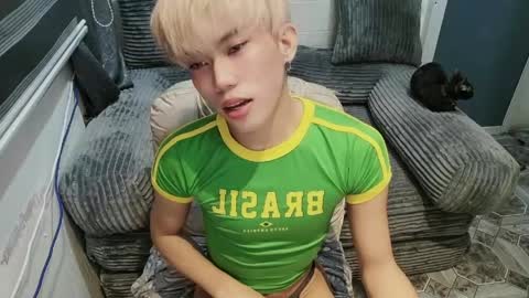 Snapshot of oishii_ii chatting on June 1, 5:25 pm oishii online show from June 1, 5:25 pm