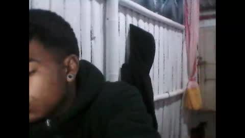 Snapshot of ojos_claross chatting on December 15, 10:30 am ojos_claross online show from December 15, 10:30 am