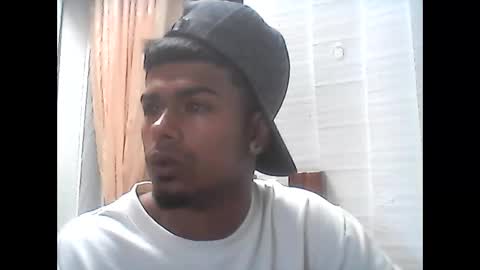 Snapshot of ojos_claross chatting on March 14, 2:22 pm ojos_claross online show from March 14, 2:22 pm