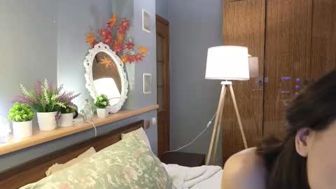 Ami online show from November 8, 1:55 pm