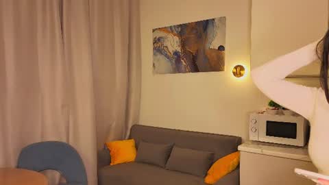 Oksi online show from June 14, 5:37 pm