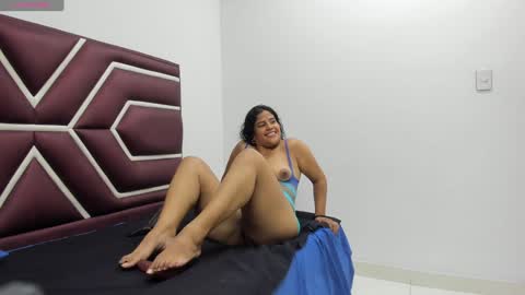 Olaia  online show from December 13, 4:05 pm