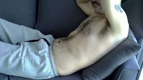 hairyBRboy online show from November 10, 5:01 pm