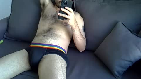 hairyBRboy online show from November 19, 7:03 pm
