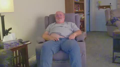 old_guy111 online show from December 17, 9:10 pm
