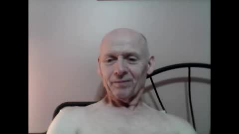 Snapshot of oldbuthorny62 chatting on January 15, 4:47 am oldbuthorny62 online show from January 15, 4:47 am