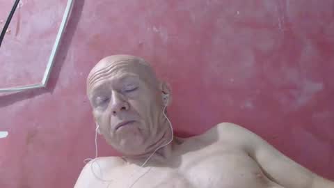 oldbuthorny62 online show from May 2, 12:37 am