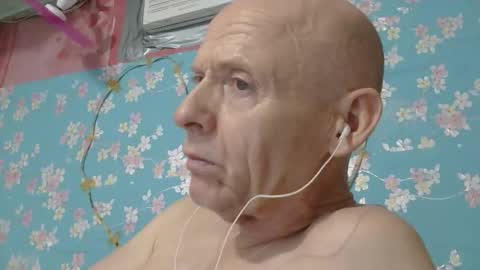 oldbuthorny62 online show from May 3, 3:18 pm