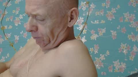 oldbuthorny62 online show from June 16, 4:48 am