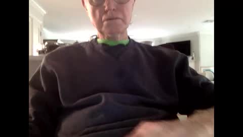 olderthandirt69 online show from December 29, 4:08 pm