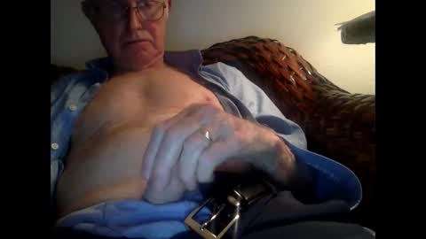 olderthandirt69 online show from January 6, 3:42 am