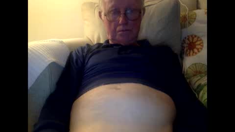 olderthandirt69 online show from January 21, 3:04 am