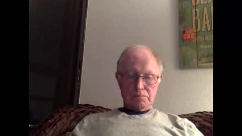 olderthandirt69 online show from February 14, 2:39 am