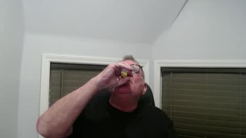 oldguybigd online show from April 30, 5:14 am