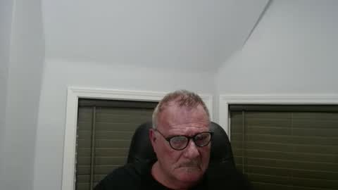 oldguybigd online show from May 4, 5:03 am