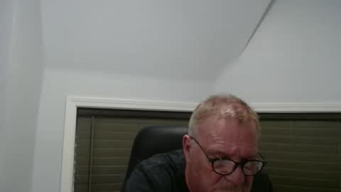 oldguybigd online show from May 9, 6:29 am