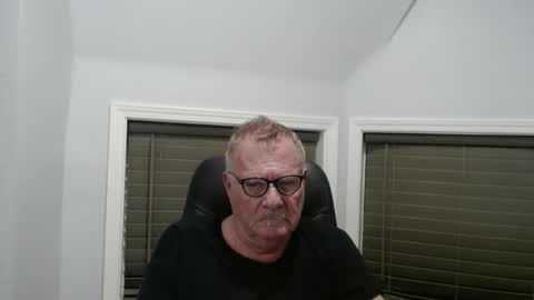 oldguybigd online show from May 11, 4:29 am
