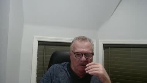 oldguybigd online show from May 17, 5:05 am
