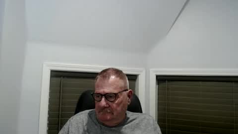 oldguybigd online show from May 22, 6:31 am