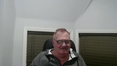 oldguybigd online show from June 2, 4:14 am