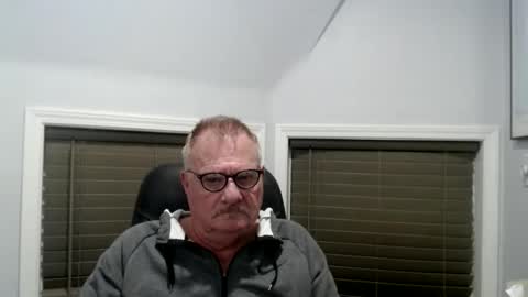 oldguybigd online show from June 4, 5:57 am